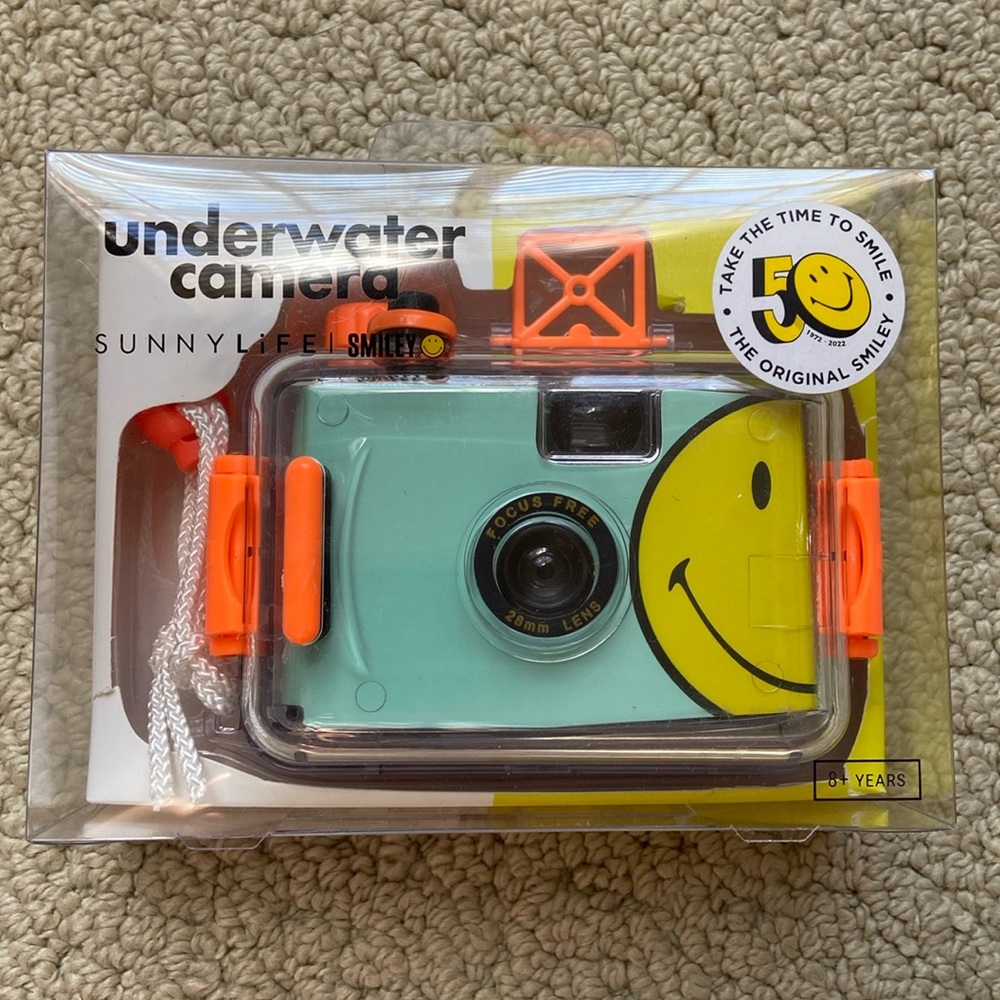 Smiley Sunny Life Underwater Camera